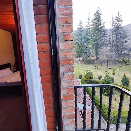 Chateau Chikovani Hotel Gordi Exterior foto